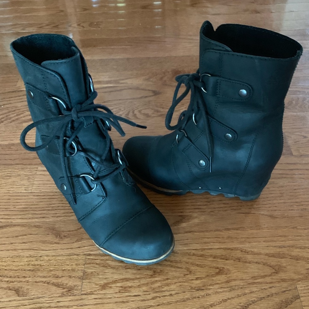 Joan of Arctic Wedge